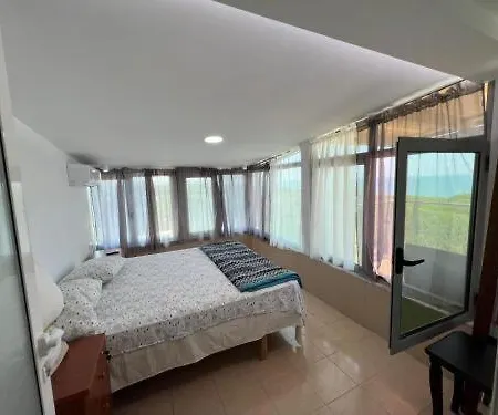 Blue Horizont * Golem (Tirana)