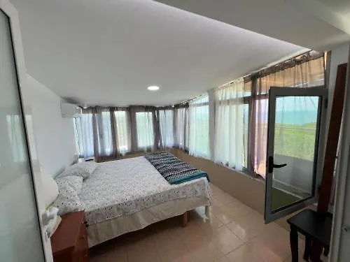 Blue Horizont * Golem (Tirana)